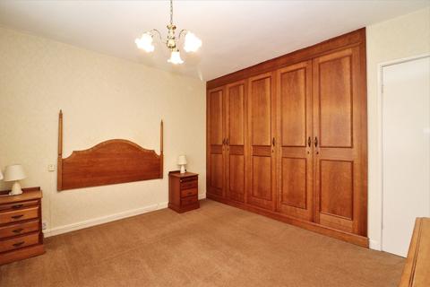 16 Davis Road, Amington, Tamworth, B77 3HP