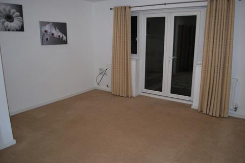 3 bedroom terraced house to rent, Lowerfield Gardens, Golborne, Warrington