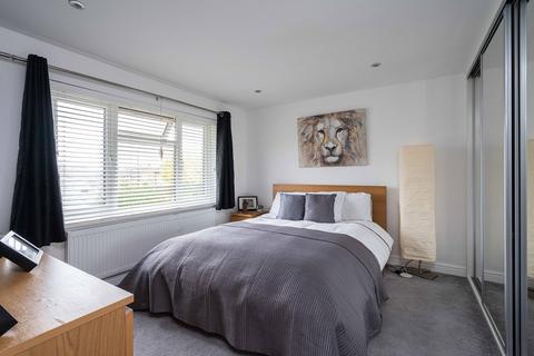 14 New Causeway, Reigate, RH2 7NX