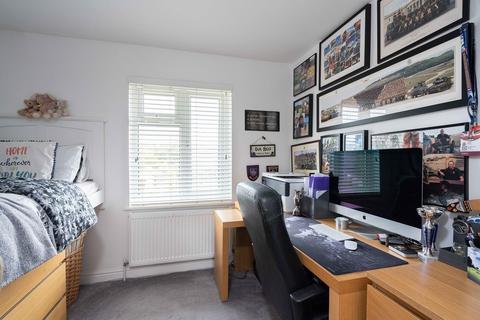 14 New Causeway, Reigate, RH2 7NX