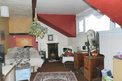 24 Haddon Place, Leeds, LS4 2JU