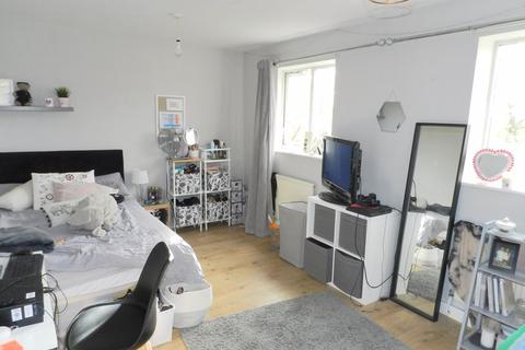 19c Newport View, Leeds, LS6 3BX