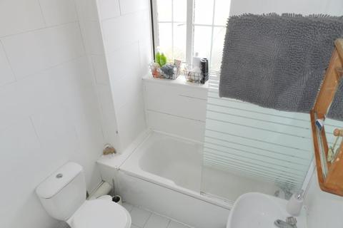 19c Newport View, Leeds, LS6 3BX