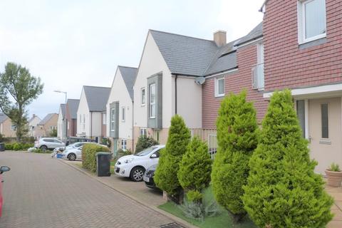 5 King George Way, Chingford, London, E4 7FN