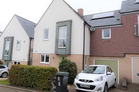 5 King George Way, Chingford, London, E4 7FN