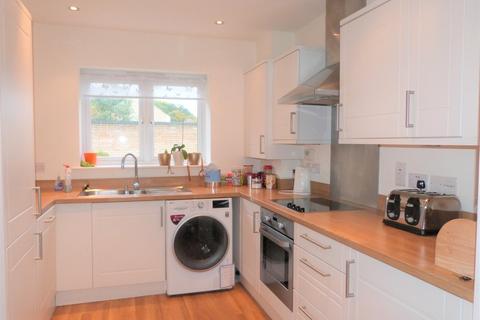 5 King George Way, Chingford, London, E4 7FN