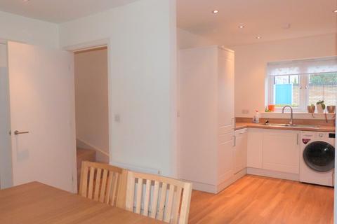 5 King George Way, Chingford, London, E4 7FN