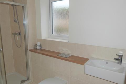 5 King George Way, Chingford, London, E4 7FN
