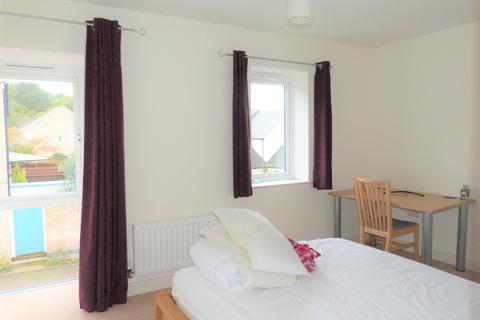 5 King George Way, Chingford, London, E4 7FN
