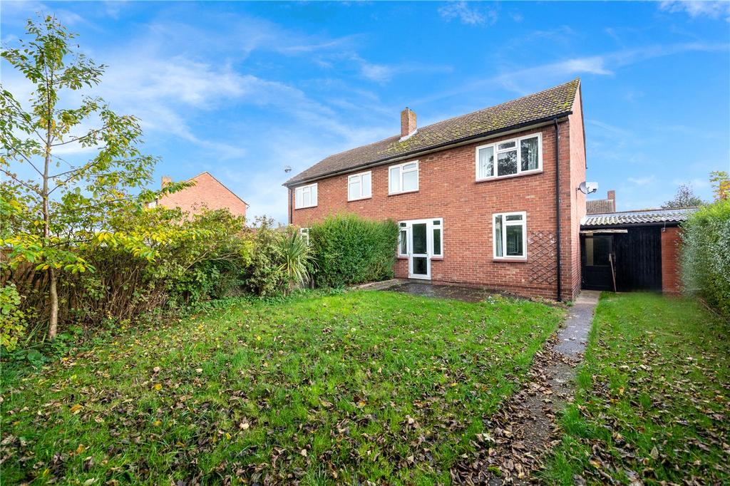 Sycamore Drive, Cranwell, Sleaford, Lincolnshire, NG34 2 bed semi