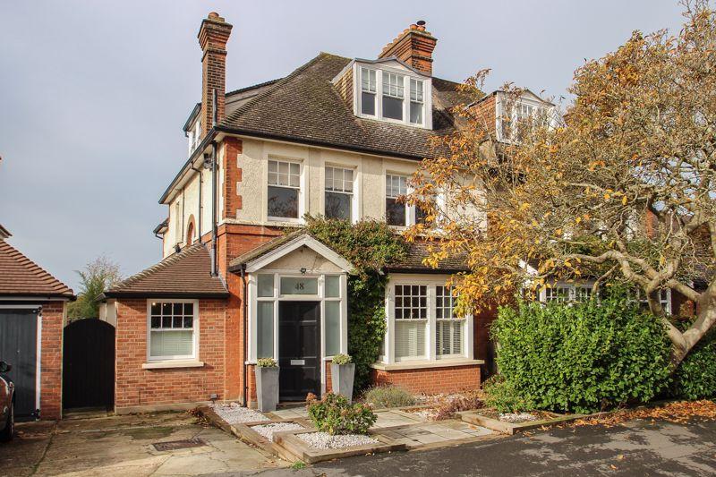 Gordon Road, Claygate 4 bed semidetached house £1,400,000