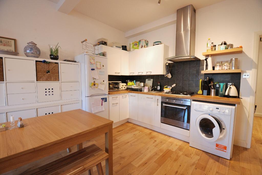 Modern Fitted Kitchen Area