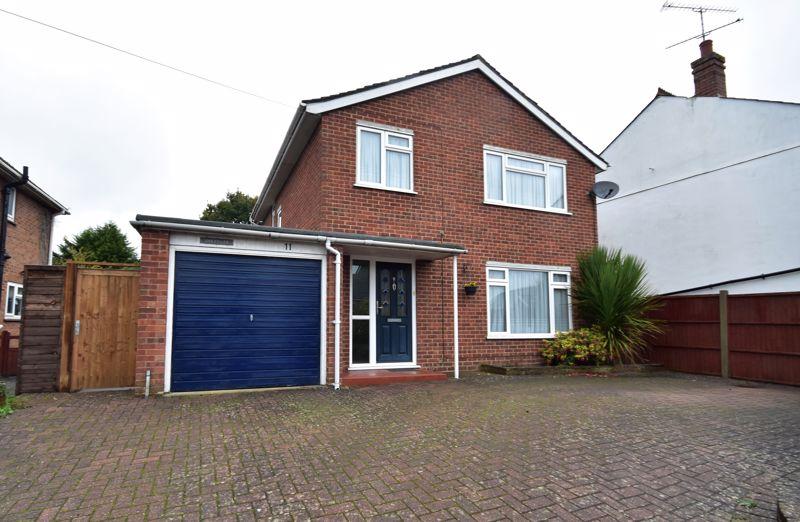 Weybourne Road, Farnham 3 bed detached house £475,000