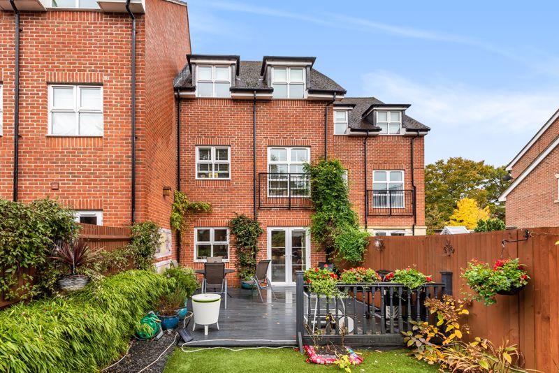 Hawthorn Way, Lindford 4 bed townhouse £397,500