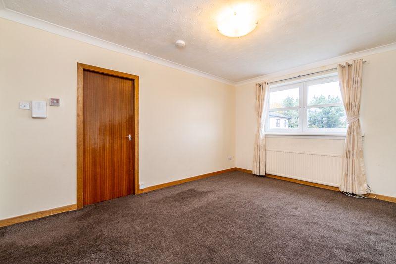10 Fardalehill View, Crosshouse, KA2 0EB 2 bed flat £65,000