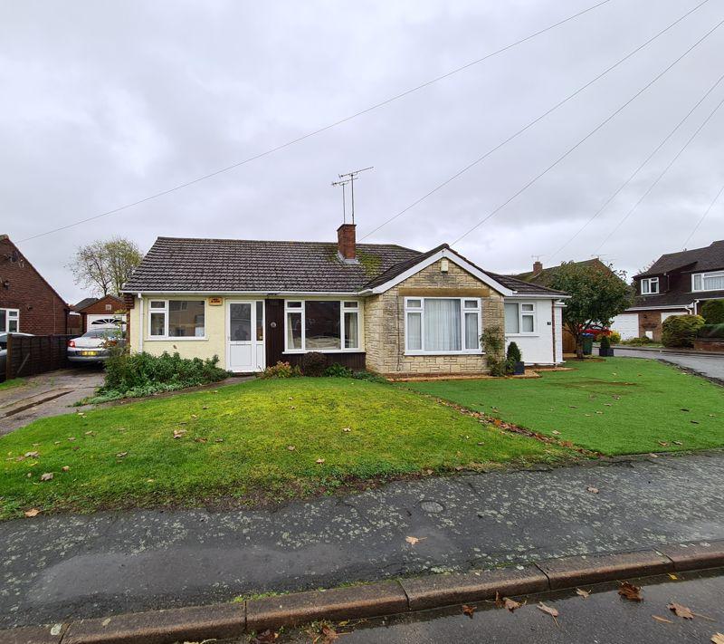 Highfield Road, Winslow 2 bed bungalow £895 pcm (£207 pw)