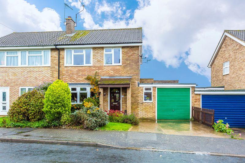Manor Park, Maids Moreton 3 bed house £315,000