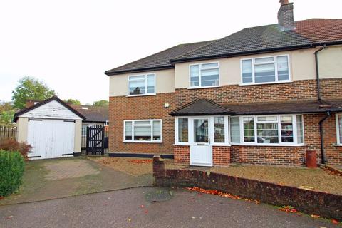 28 Ashdown Gardens, South Croydon, CR2 9DR