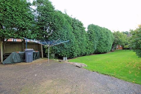 28 Ashdown Gardens, South Croydon, CR2 9DR