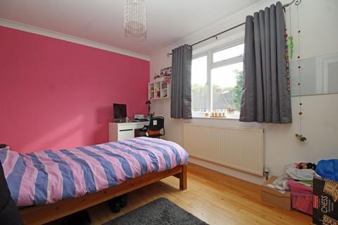 28 Ashdown Gardens, South Croydon, CR2 9DR