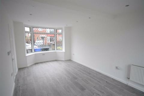 18 Thackeray Grove, Droylsden, Manchester, M43 7NB