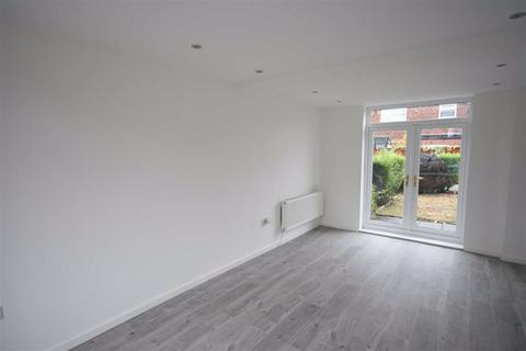18 Thackeray Grove, Droylsden, Manchester, M43 7NB