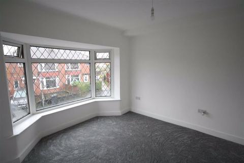 18 Thackeray Grove, Droylsden, Manchester, M43 7NB