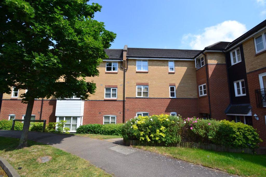 PLOMER AVENUE, HODDESDON 2 bed flat £995 pcm (£230 pw)