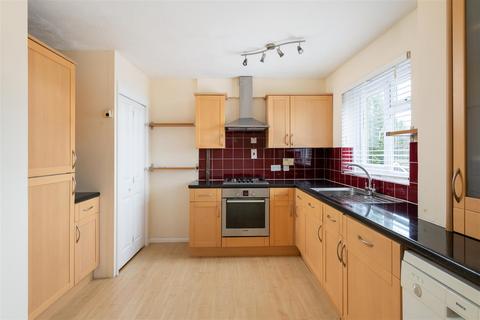 88 Allingham Road, Reigate, RH2 8HX