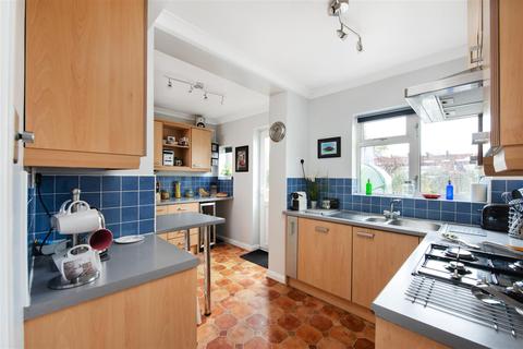10 Allingham Road, Reigate, RH2 8JE