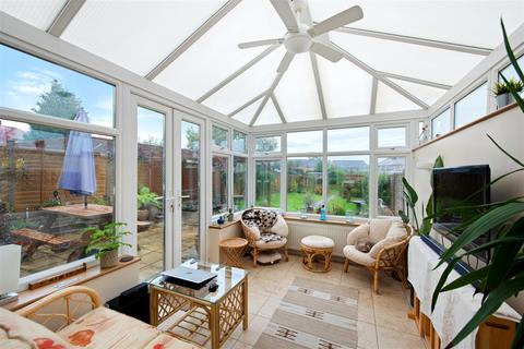 10 Allingham Road, Reigate, RH2 8JE