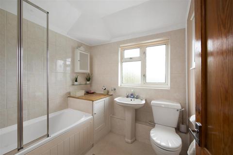 10 Allingham Road, Reigate, RH2 8JE