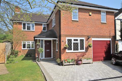 40 Hazel Road, Park Street, St Albans, AL2 2AJ