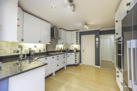 40 Hazel Road, Park Street, St Albans, AL2 2AJ