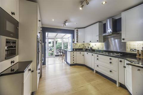 40 Hazel Road, Park Street, St Albans, AL2 2AJ