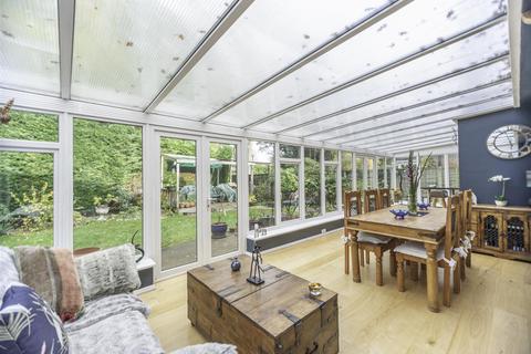 40 Hazel Road, Park Street, St Albans, AL2 2AJ