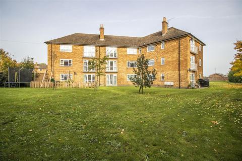74 Hutton Close, Hertford, SG14 2DN