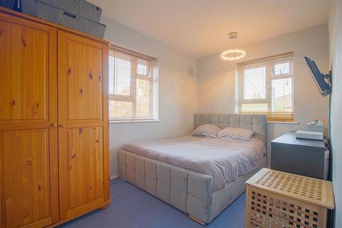 74 Hutton Close, Hertford, SG14 2DN
