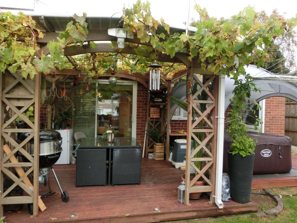 The Willows 12 Garden.jpg