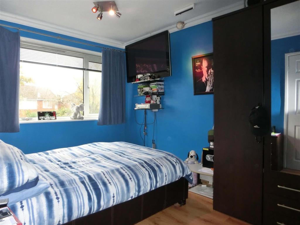 The Willows 12 Bed3.jpg