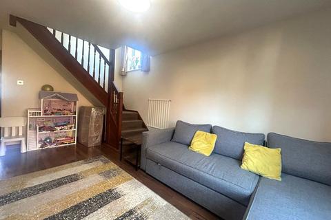 2 bedroom terraced house to rent, Marlborough Place, Toddington