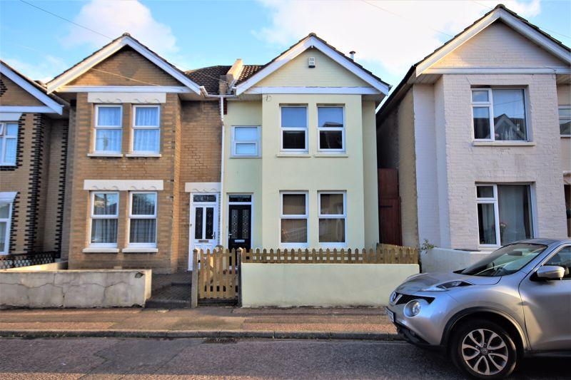 Stourvale Road, Southbourne, Bournemouth 3 bed semidetached house £