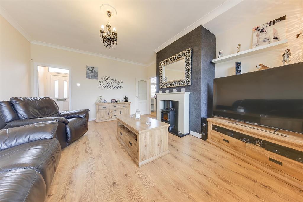 Barnes Avenue, Rawtenstall, Rossendale 3 bed semidetached house £180,000