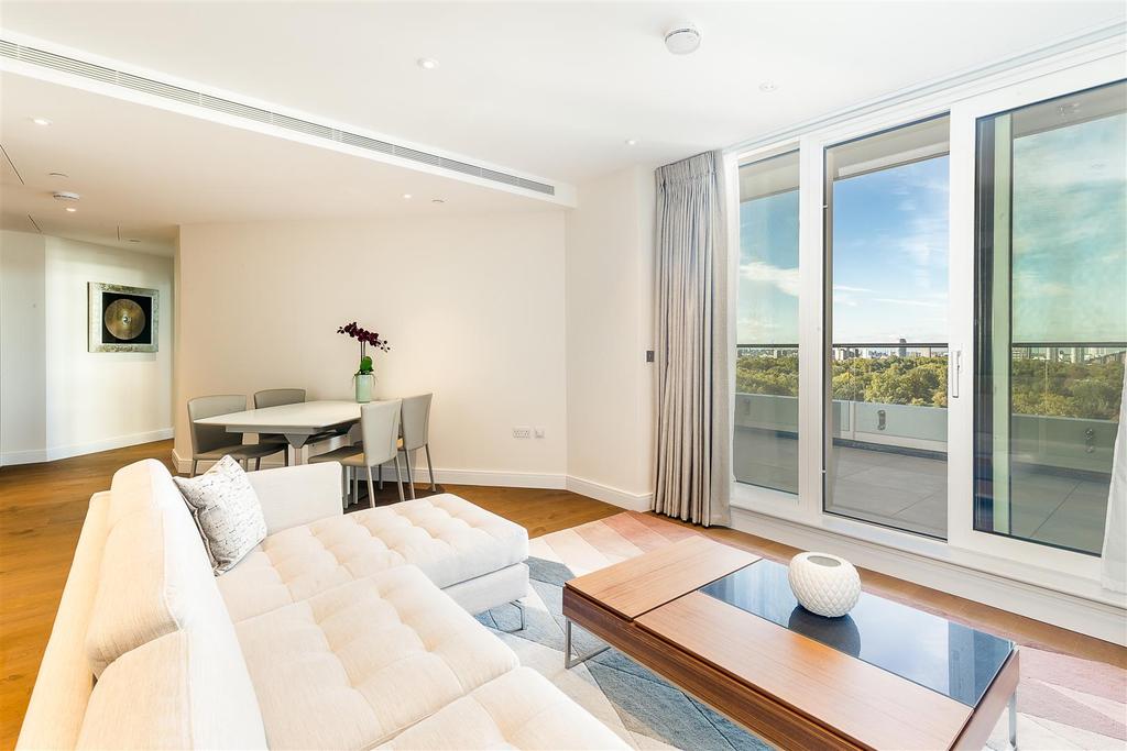 Living Area/Balcony