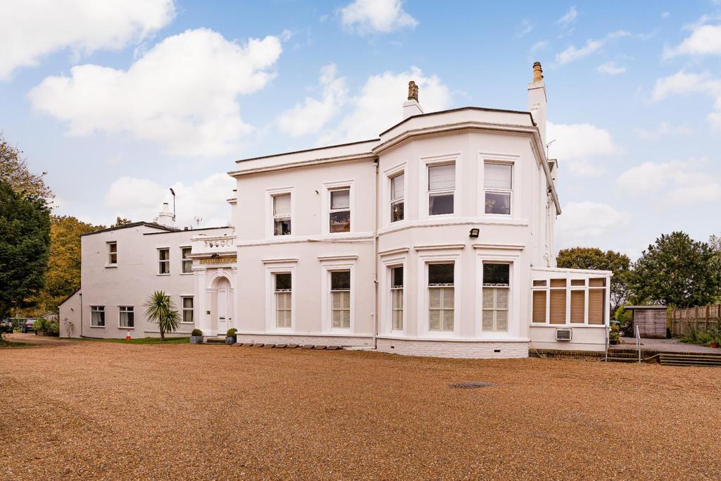 Courtenay House, London Road, Dunkirk 5 bed apartment for sale £450,000