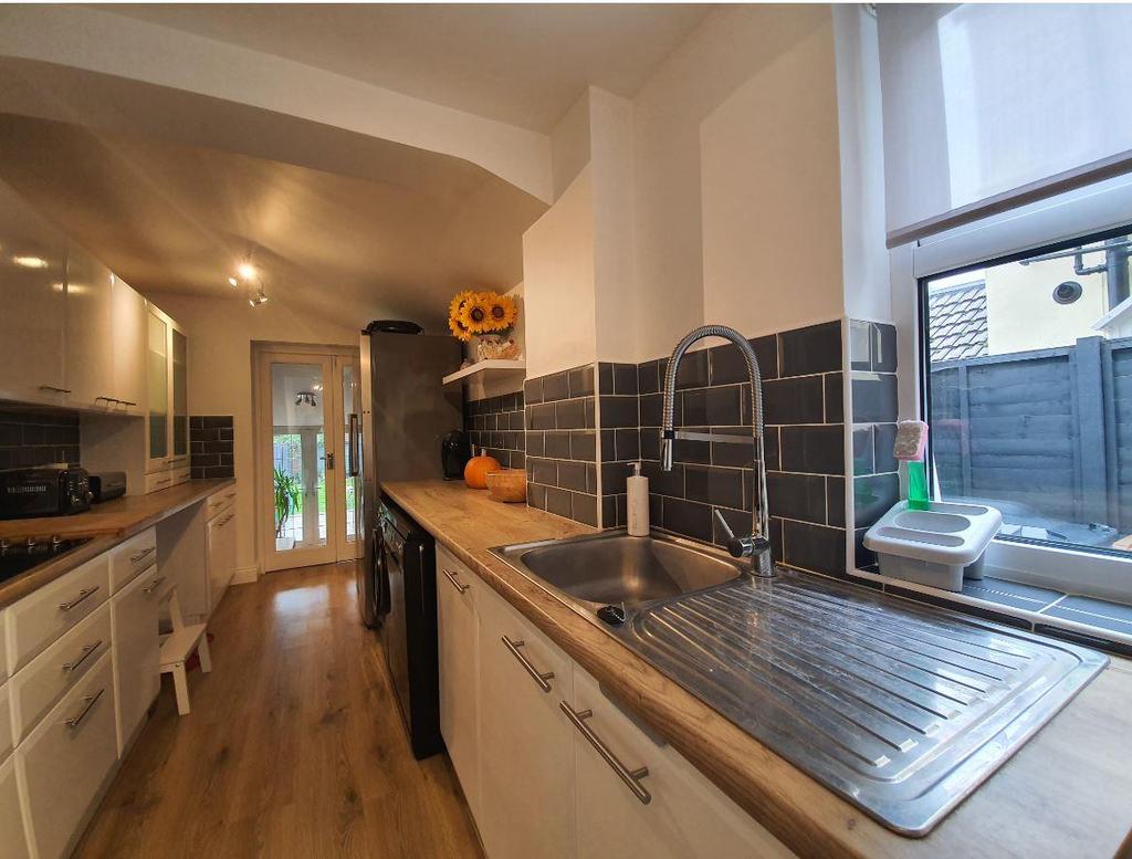 345 Bramford Lane kitchen.JPG