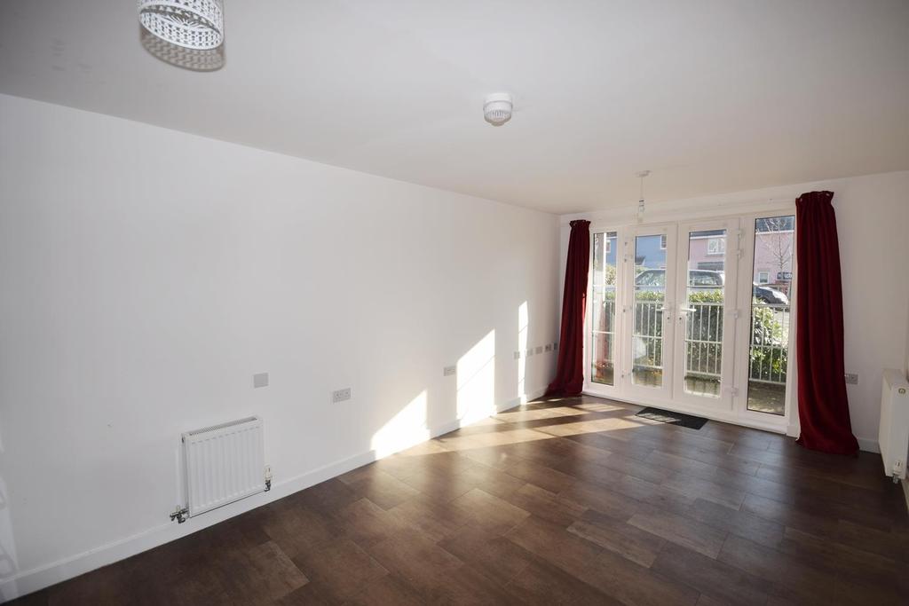 Albert Way, East Cowes, PO32 6GA 1 bed flat £560 pcm (£129 pw)