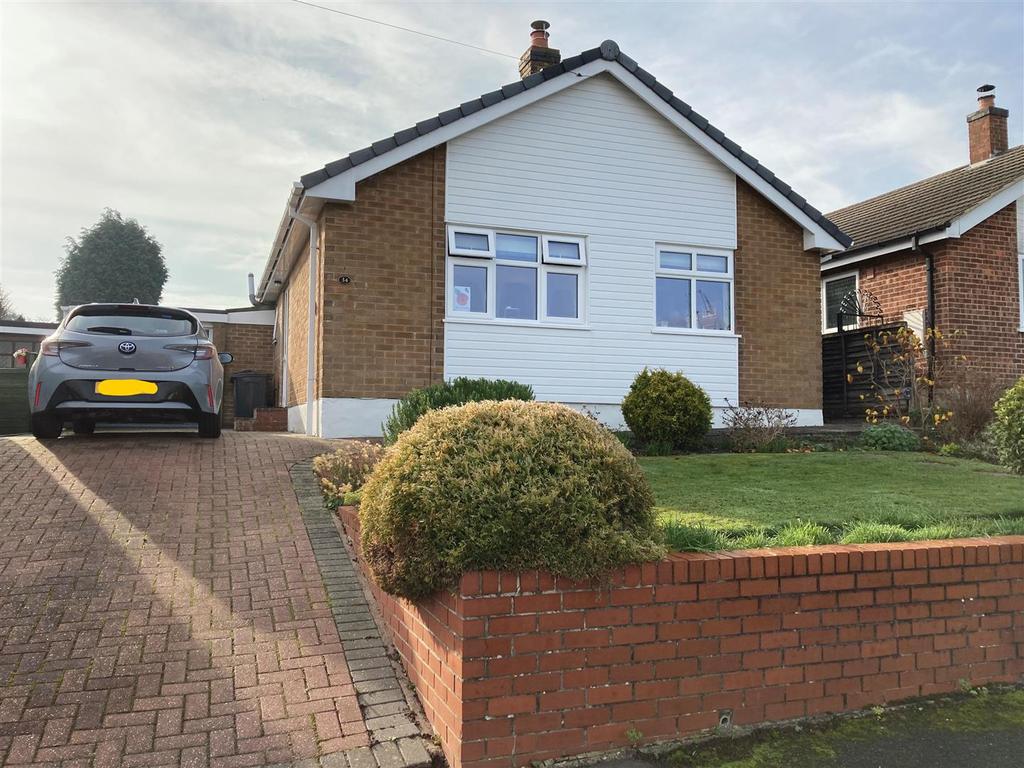England Crescent, Heanor 2 bed detached bungalow £209,950
