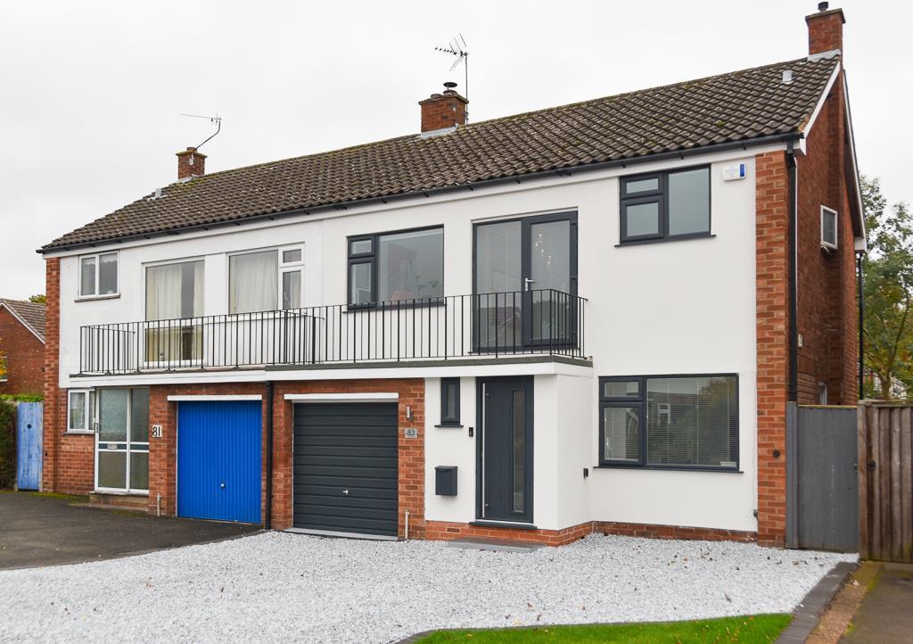 Foxes Way, Warwick 3 bed semidetached house £350,000