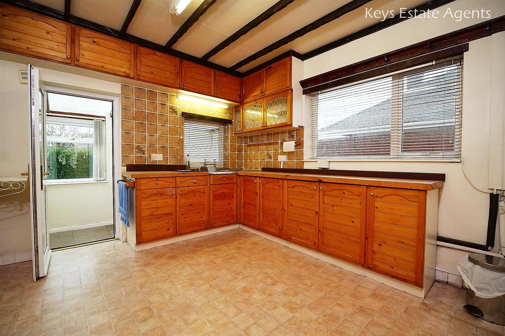 Kitchen Ang1.jpg